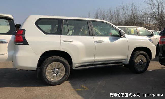 2018款丰田霸道2700中东版 9气囊/天窗/18轮现车49.6万