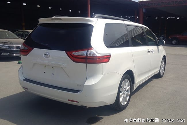 2017款丰田塞纳3.5L两驱版 XLE型现车优惠尽享