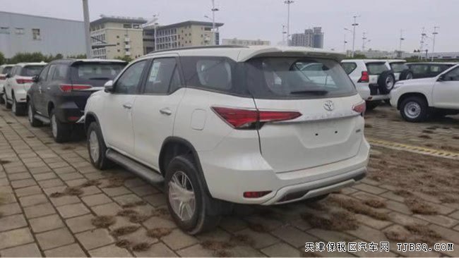 2018款丰田穿越者2700中东版 3气囊/17轮/7座现车30.6万