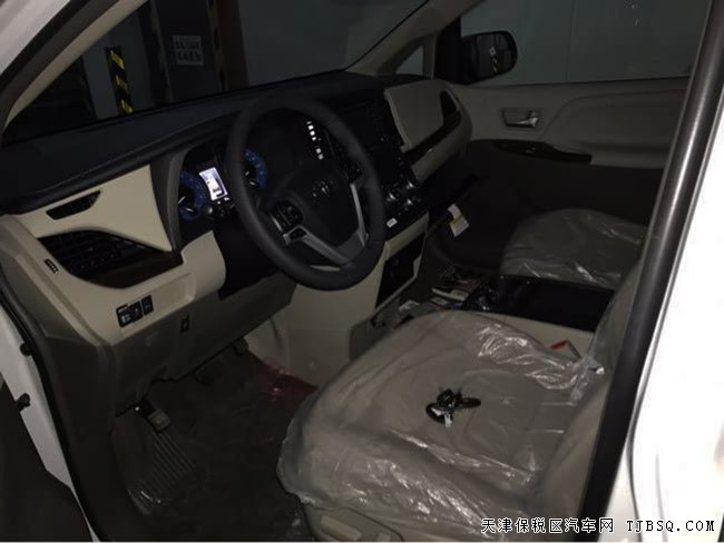2018款丰田塞纳3.5L两驱XLE版 8座/电动门/17轮现车46万