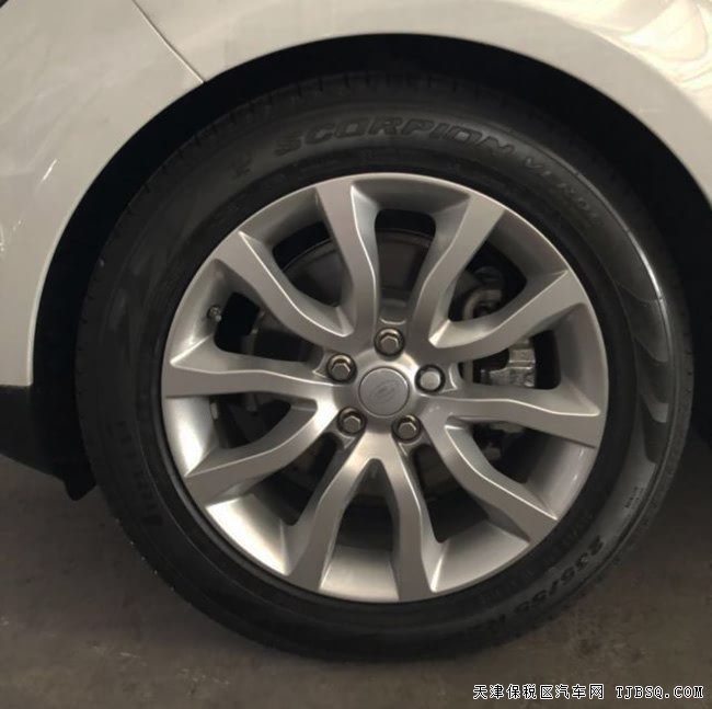 17款路虎揽胜运动柴油版 20轮/全景/打孔真皮现车84.5万