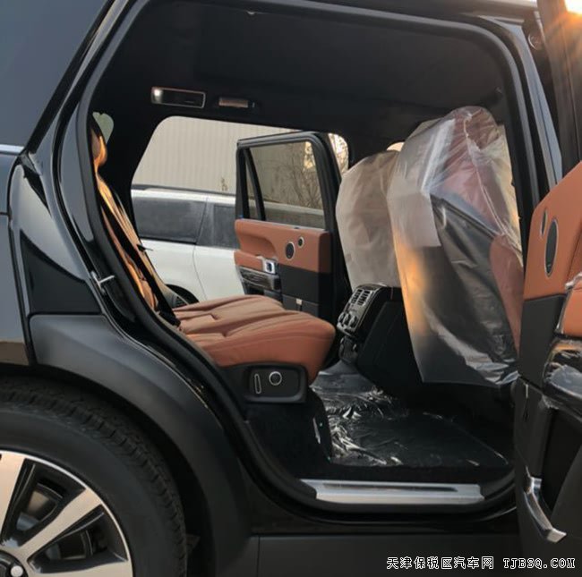 17款路虎揽胜3.0T柴油创世加长版 21轮/创世包现车150万