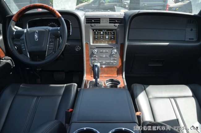 2017款林肯领航员3.5T加规版 20轮/天窗/7座现车79.5万