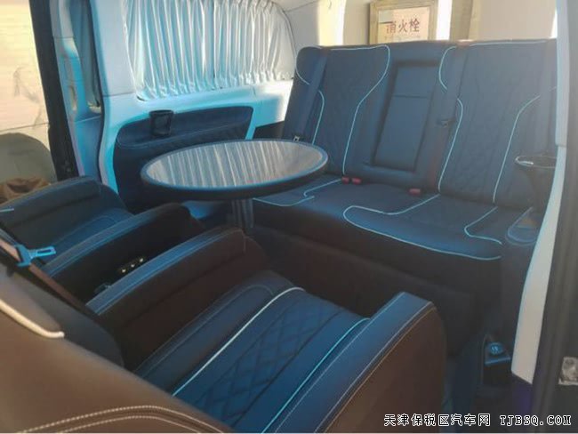 17款奔驰METRIS美规版 小桌板/吸顶DVD/电动门现车67万