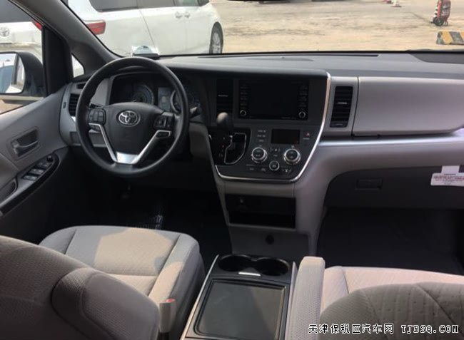 2018款丰田塞纳四驱版MPV 平行进口车优惠酬宾