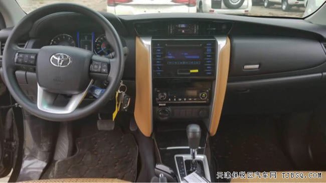18丰田穿越者2700中东版 七座/17轮/3气囊现车31万尊享
