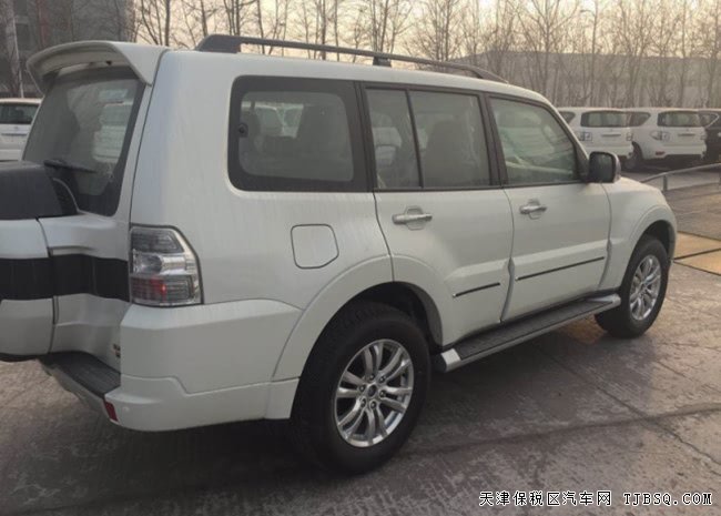 2018款三菱帕杰罗V97中东版 18轮/七座/双差现车37.5万