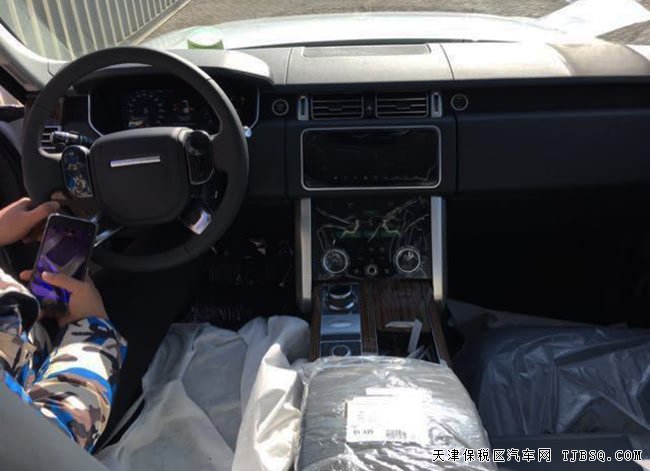 18款路虎揽胜3.0T行政柴油版 全景天窗/电吸门现车119万