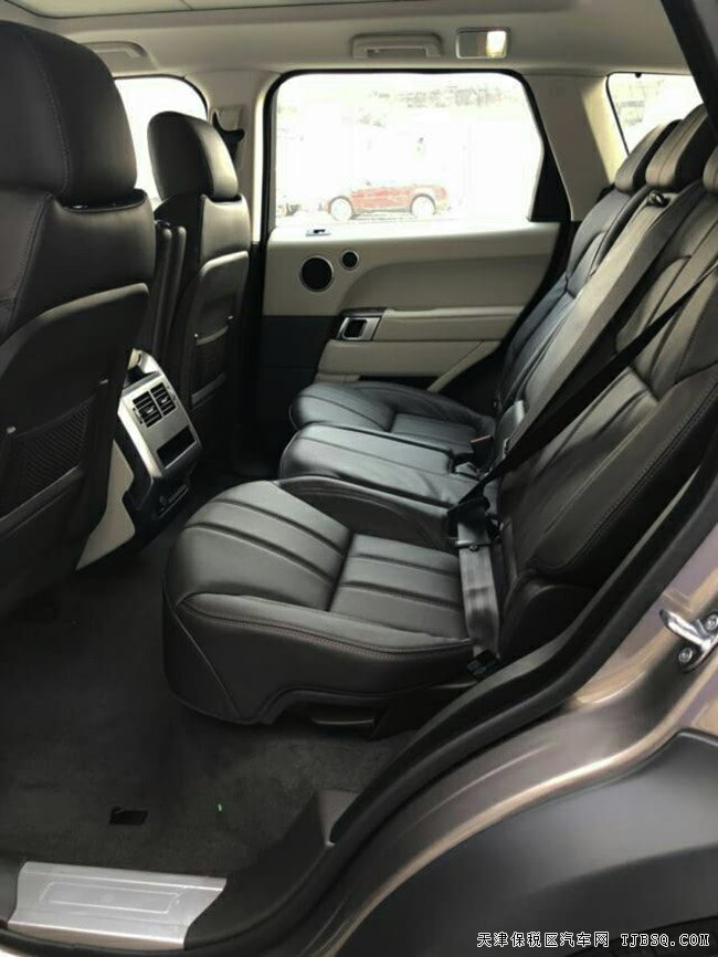 2017款路虎揽胜运动柴油版 20轮/全景/液晶仪表现车84万