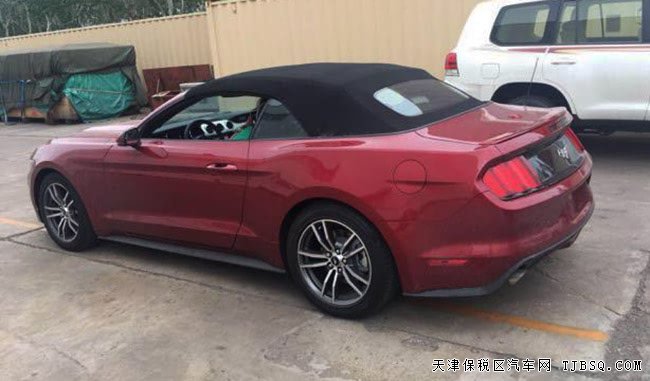 2017款福特野马2.3T加规版 敞篷版跑车现车45.5万优惠购