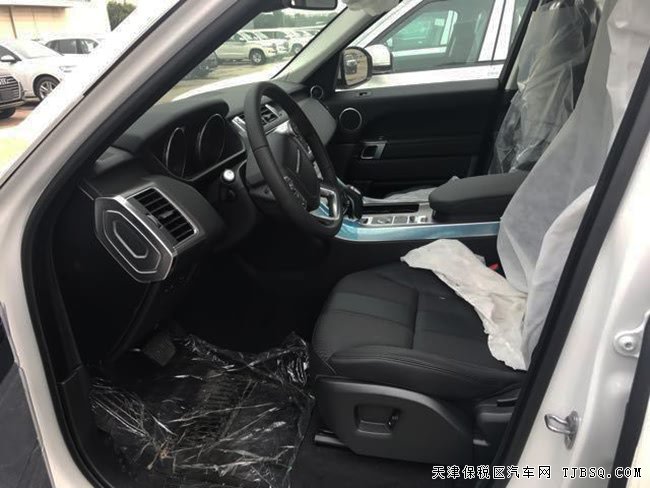 平行进口车17款路虎揽胜运动柴油版 全景/19轮现车73.6万