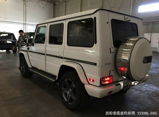 2017款奔驰G550美规版 可调节悬挂/19轮/天窗现车175万