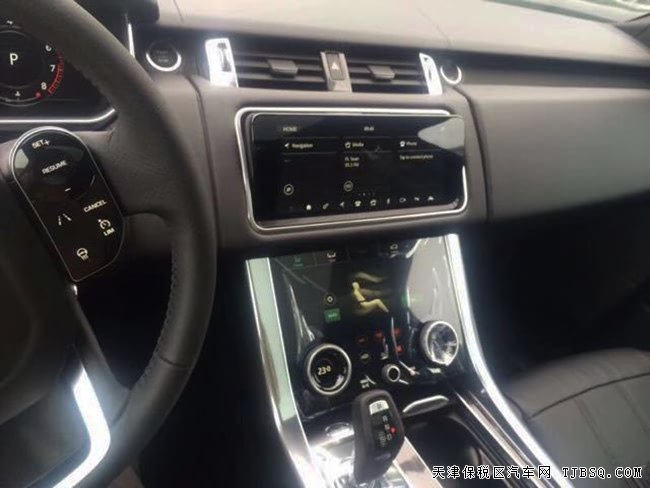 18款路虎揽胜运动汽油加规版 20轮/全景天窗现车95.5万