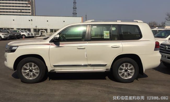 2018款丰田酷路泽4000大灯清洗版 18轮/天窗现车68.6万