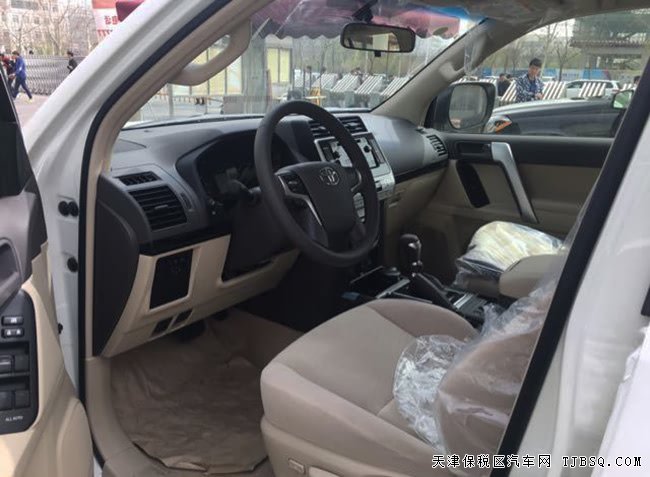 2018款丰田霸道2700中东版 后挂备胎/天窗/17轮现车49万