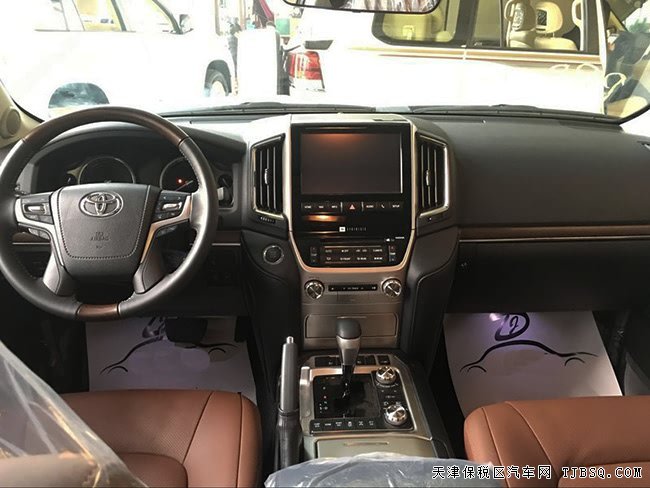 2018款丰田酷路泽5700中东版 平行进口尽享折扣