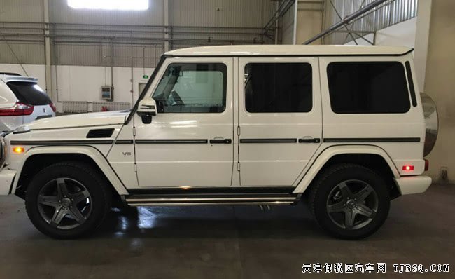2017款奔驰G550加规版 4.0T全地形越野尊享经典