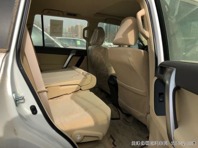 17款丰田普拉多2700中东限量版 18熏黑轮/天窗现车46万