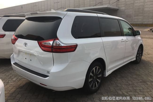 2018款丰田塞纳3.5L四驱版 7座/雷达测距/18轮现车49万