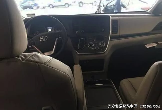2018款丰田塞纳3.5L加规版 商务MPV现车震撼来袭