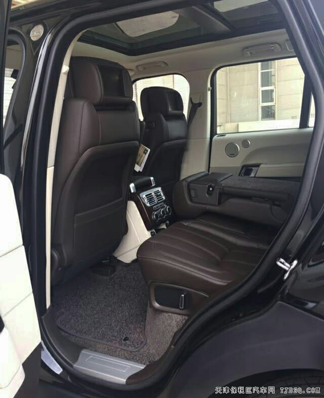 17款路虎揽胜3.0T柴油Vogue版 全景/20轮/2代现车123万