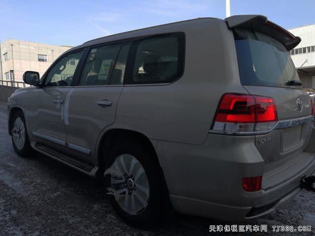 2018款丰田酷路泽57000 中东版顶配现车惠满津城