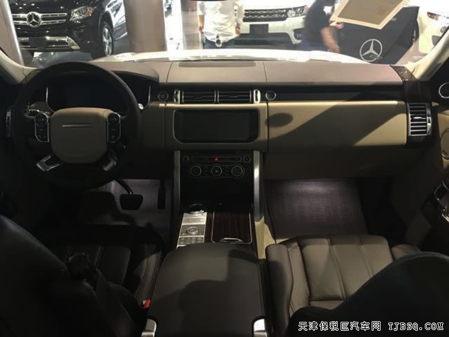 2017款路虎揽胜3.0T行政版 豪华SUV现车震撼呈现