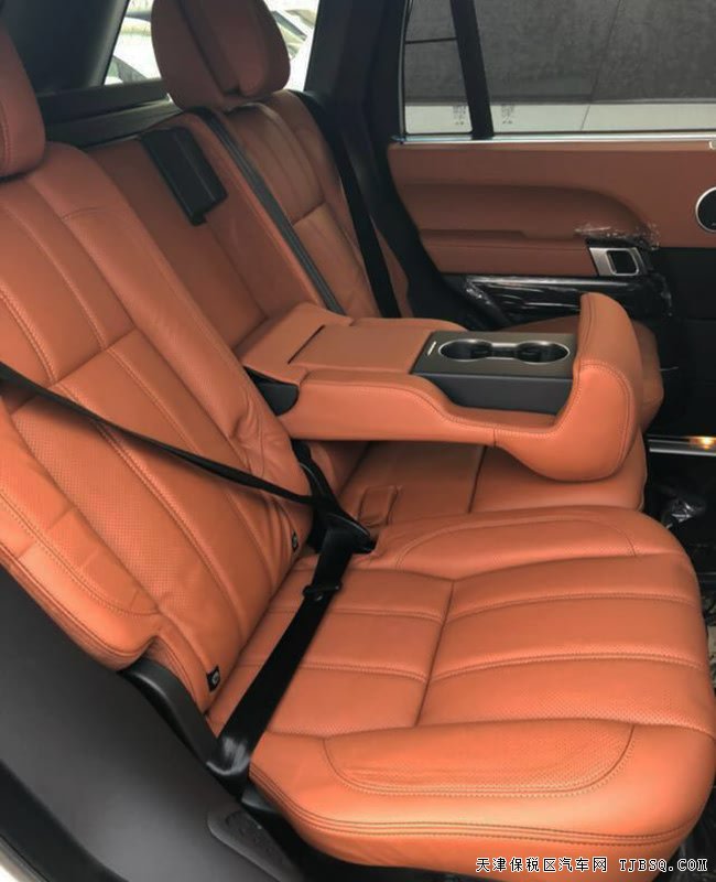 17款路虎揽胜3.0T柴油创世加长版 21轮/创世包现车141万