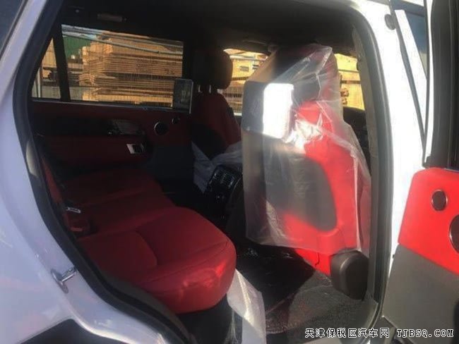 2018款路虎揽胜3.0T创世加长版 柴油现车优惠乐享