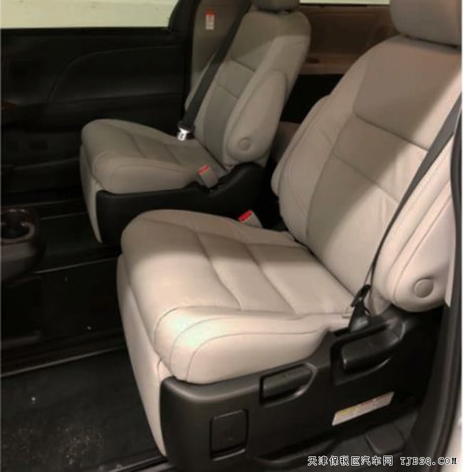 18款丰田塞纳3.5L两驱顶配版 双天窗/雷达测距现车58万
