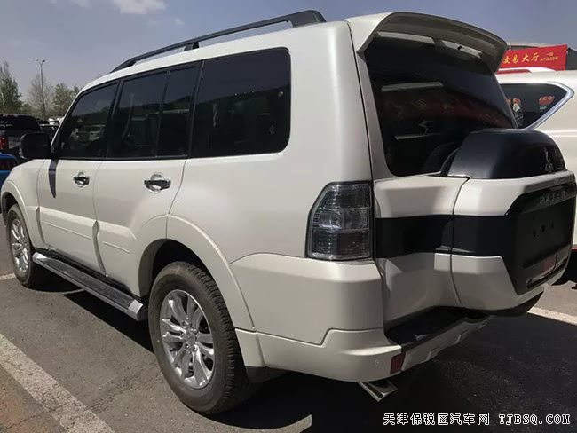 2018款三菱帕杰罗V97中东版 经典7座SUV优惠酬宾