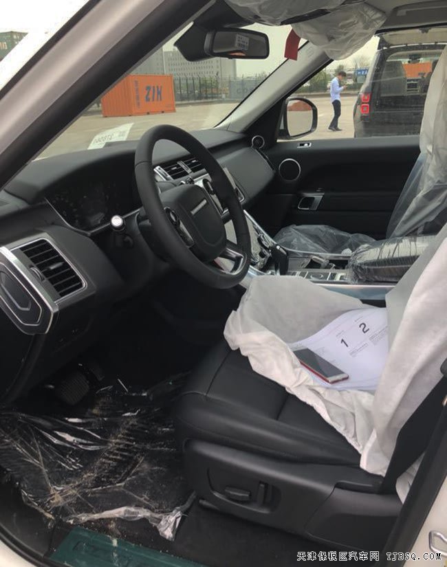 2018款路虎揽胜运动柴油版 全景天窗/液晶仪表现车86万