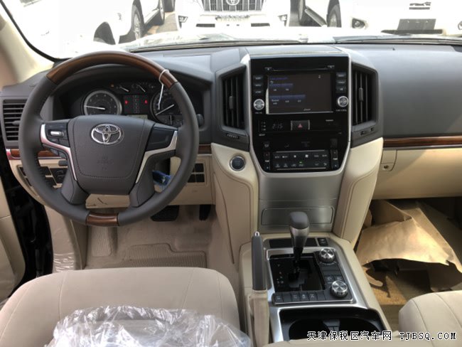18款丰田酷路泽4600中东版 8气囊/18轮/天窗现车90.5万