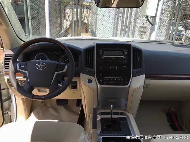 2018款丰田酷路泽4600中东版 平行进口尽享折扣