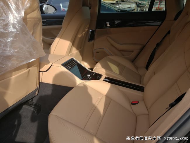18款保时捷Panamera 4S加规版 20轮/全景/4区现车138万