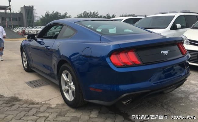 2018款福特野马2.3T美规版肌肉跑车 平行进口车30.5万购