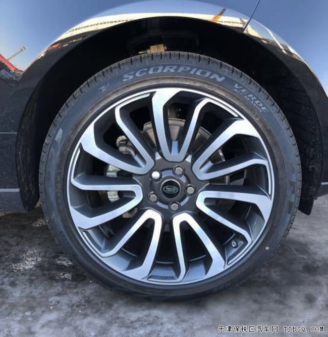 2017款路虎揽胜3.0T柴油创世版 4座/22轮/全景现车134万