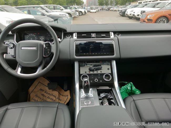 18款路虎揽胜运动柴油版 全景/车道保持/19轮现车84.5万