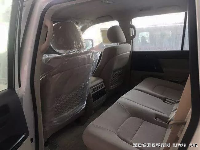 18款丰田兰德酷路泽4.0L中东版 天津港现车乐享
