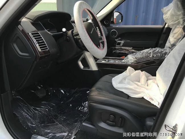2017款路虎揽胜3.0T行政汽油版 20轮/滑动全景现车111万