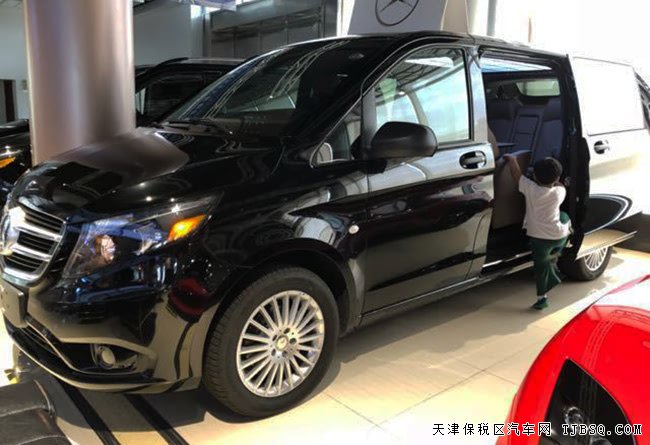 2018款奔驰METRIS美规版 7座/电动门/后排桌板现车63万
