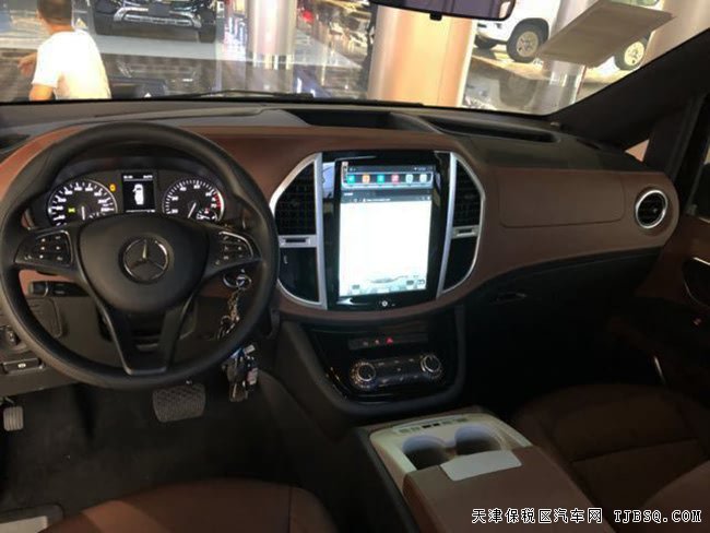 2018款奔驰METRIS美规版 7座/电动门/后排桌板现车63万