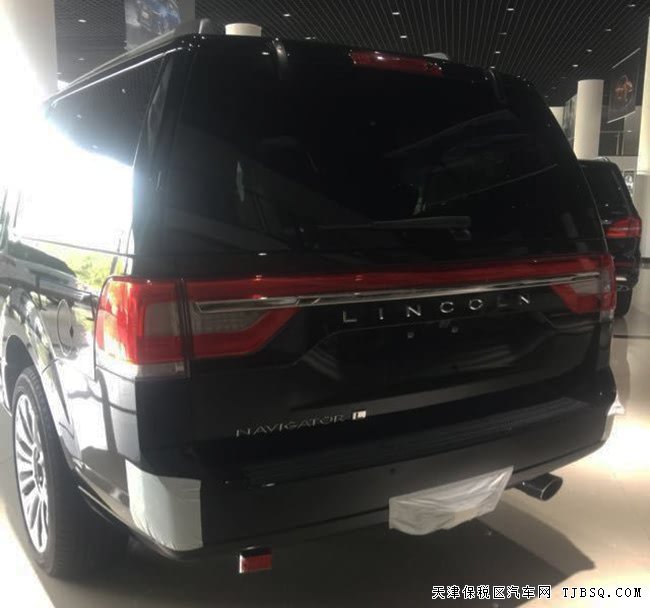 平行进口林肯领航员3.5T加规版 17款现车82.5万优惠呈现