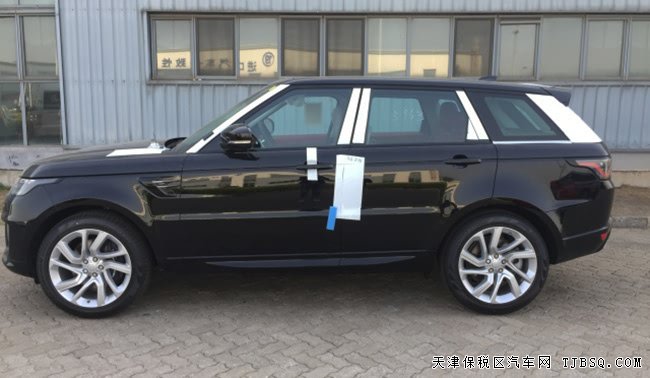 18款路虎揽胜运动汽油版 滑动全景/21轮/双屏现车90.3万