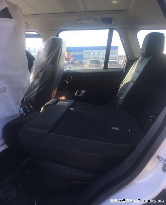 2018款路虎揽胜3.0T行政柴油版 滑动全景/二代现车117万