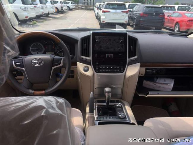 2018款丰田酷路泽4600中东版 外挂/8气囊/天窗现车85万