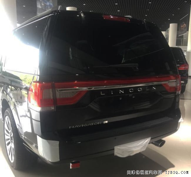 2017款林肯领航员3.5T加规版 七座/20轮/天窗现车82.5万