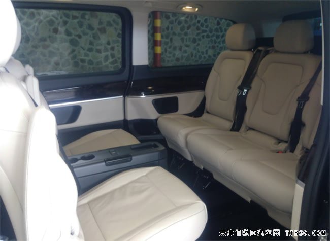 2018款奔驰V250墨西哥版 18轮/折叠桌/氛围灯现车53.5万