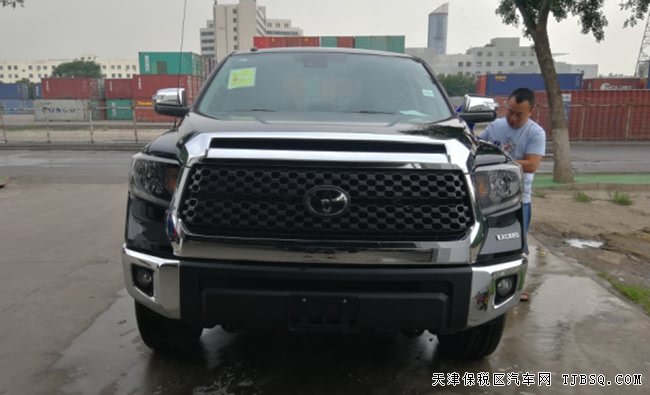 2018款丰田坦途SR5版美式皮卡 18寸越野轮/天窗现车44万