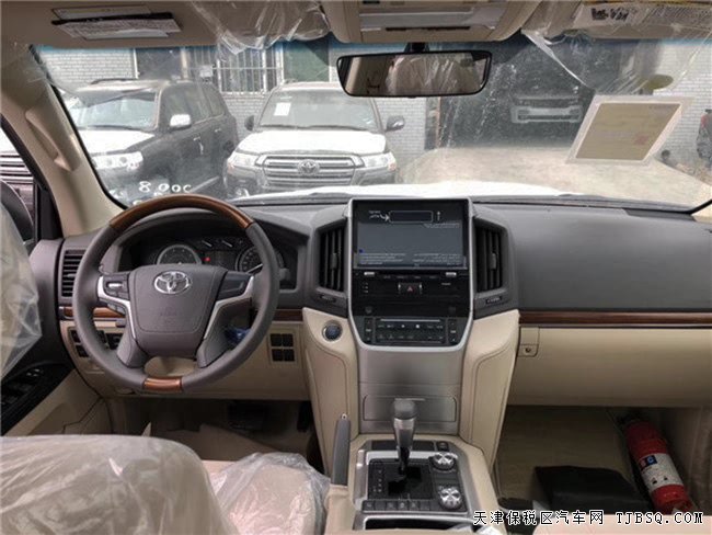 2018款丰田酷路泽4600中东版 陆巡V8现车震撼呈现